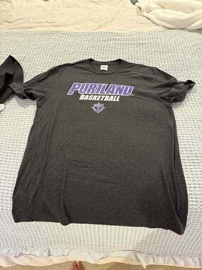 University of Portland Pilots Basketball T-Shirt Charcoal Grey Large (45)